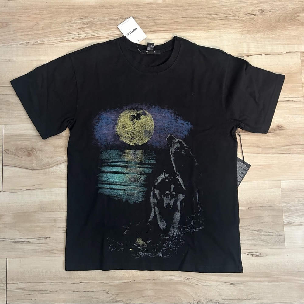 Forever 21 Black Crewneck Wolf T-Shirt Women’s Size Small